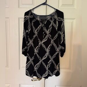 White House Black Market Black and White 3/4 Sleeve Blouse